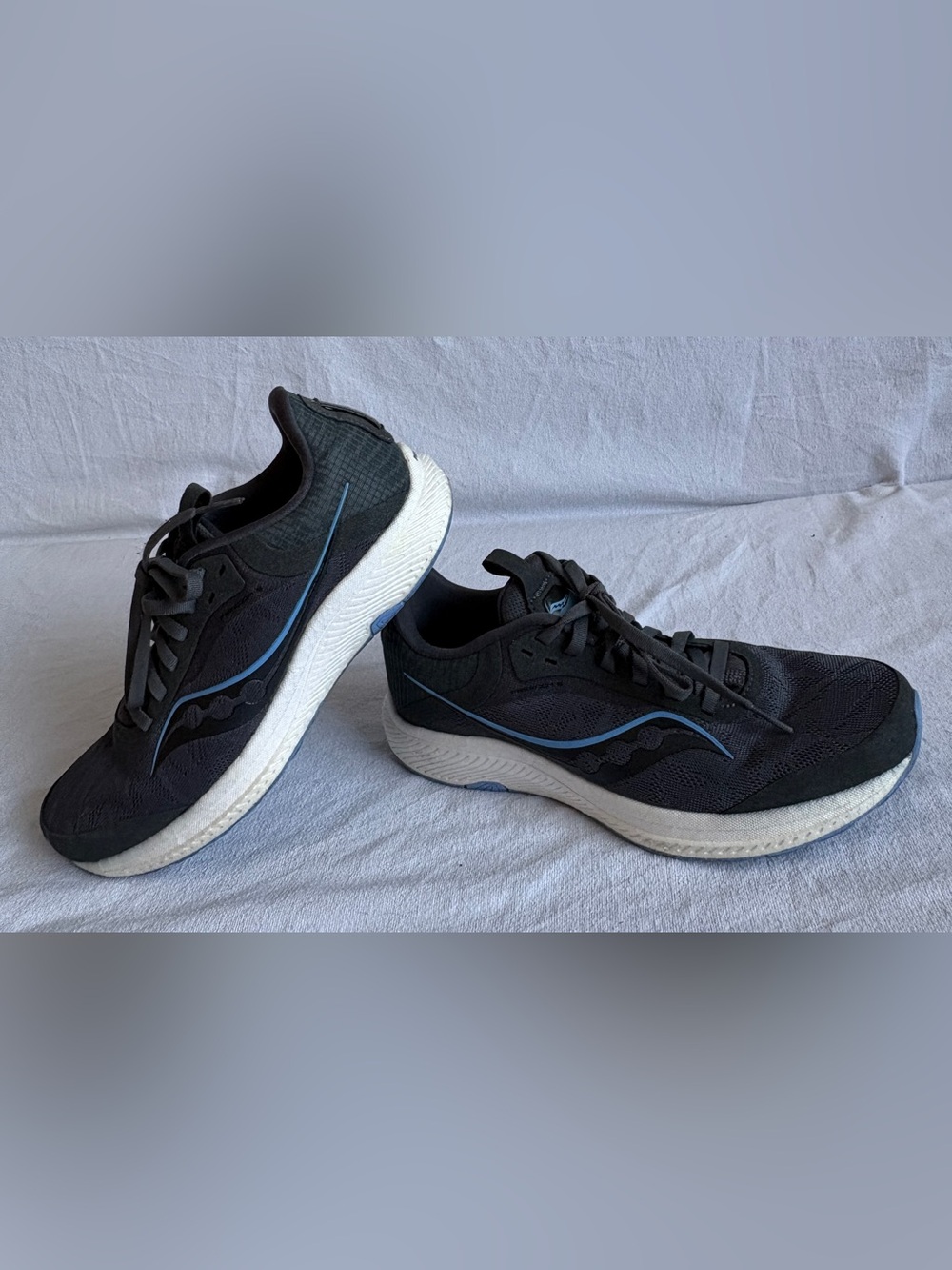 Saucony Women's Freedom 5 Black Running Shoes with Blue Accent